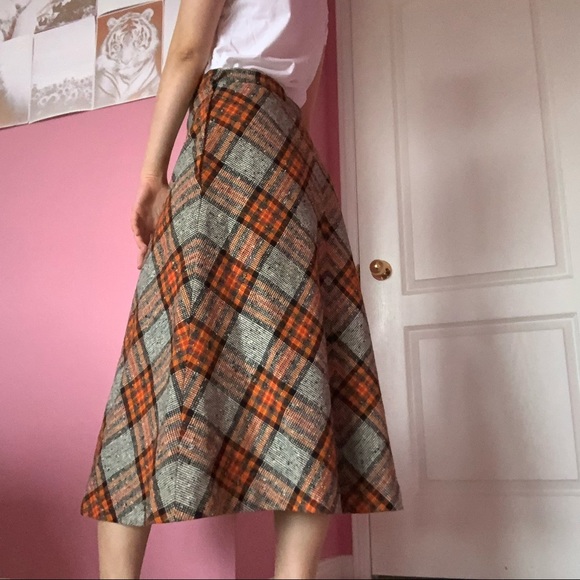 Vintage Plaid Flared Midi Skirt - Picture 3 of 8
